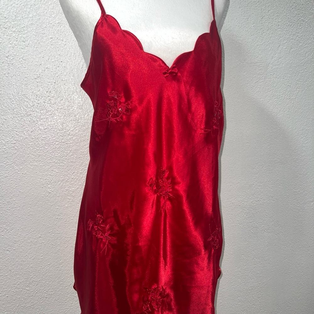 Val Mode Elegant Red Satin dress‎ vintage.